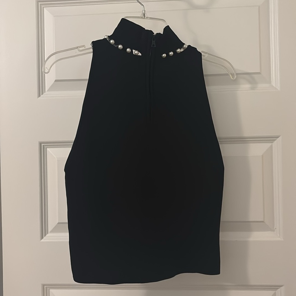 Alice + Olivia Annalee Faux Pearl Embellished Sleeveless Top
SZ XL bodycon fit - Picture 2 of 13